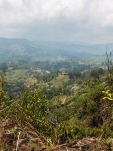 Vue depuis le mirador de la réserve naturelle Las Nubes, village de Jericó (Antioquia), Colombie