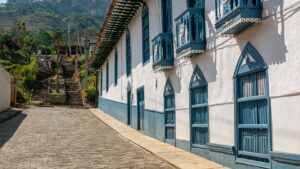 Bâtiment colonial au niveau de la calle 10, village de Jericó (Antioquia), Colombie
