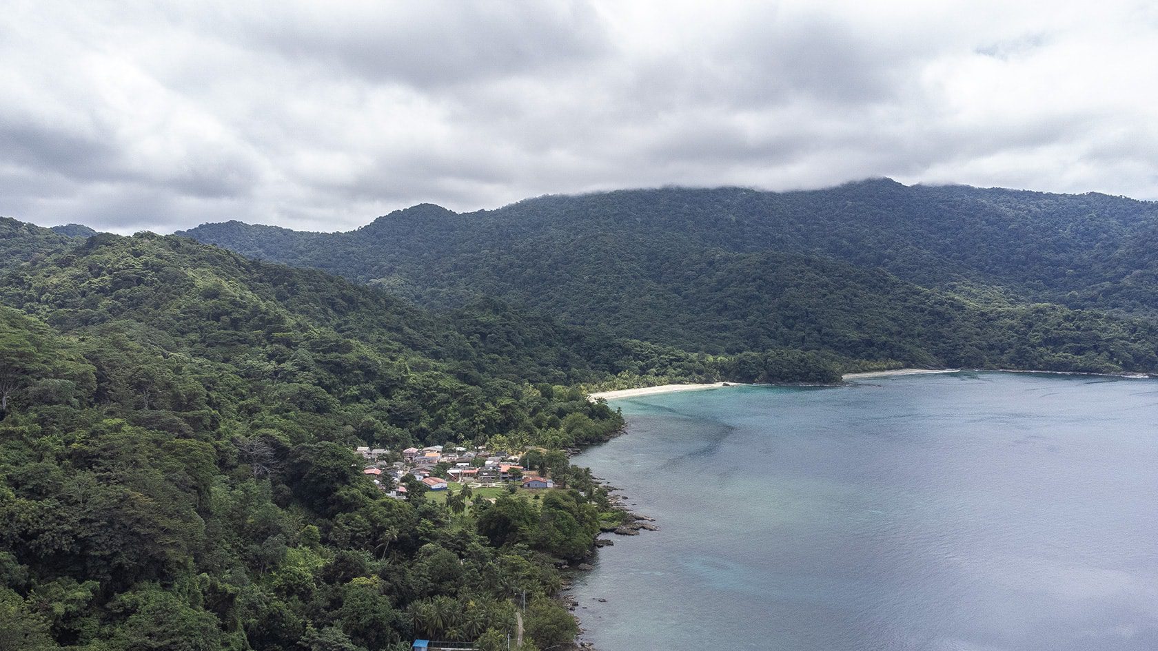 Vue de La Miel et le Panama depuis le mirador de la frontière