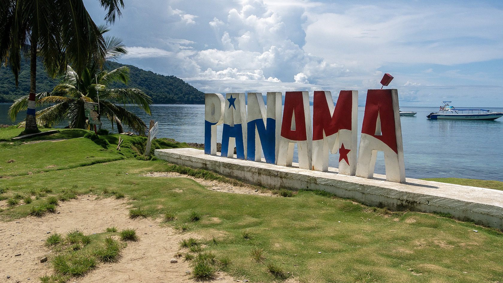 Panneau Panama à La Miel, accessible depuis Sapzurro, Colombie