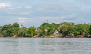 Rio Guayabero et muelle de