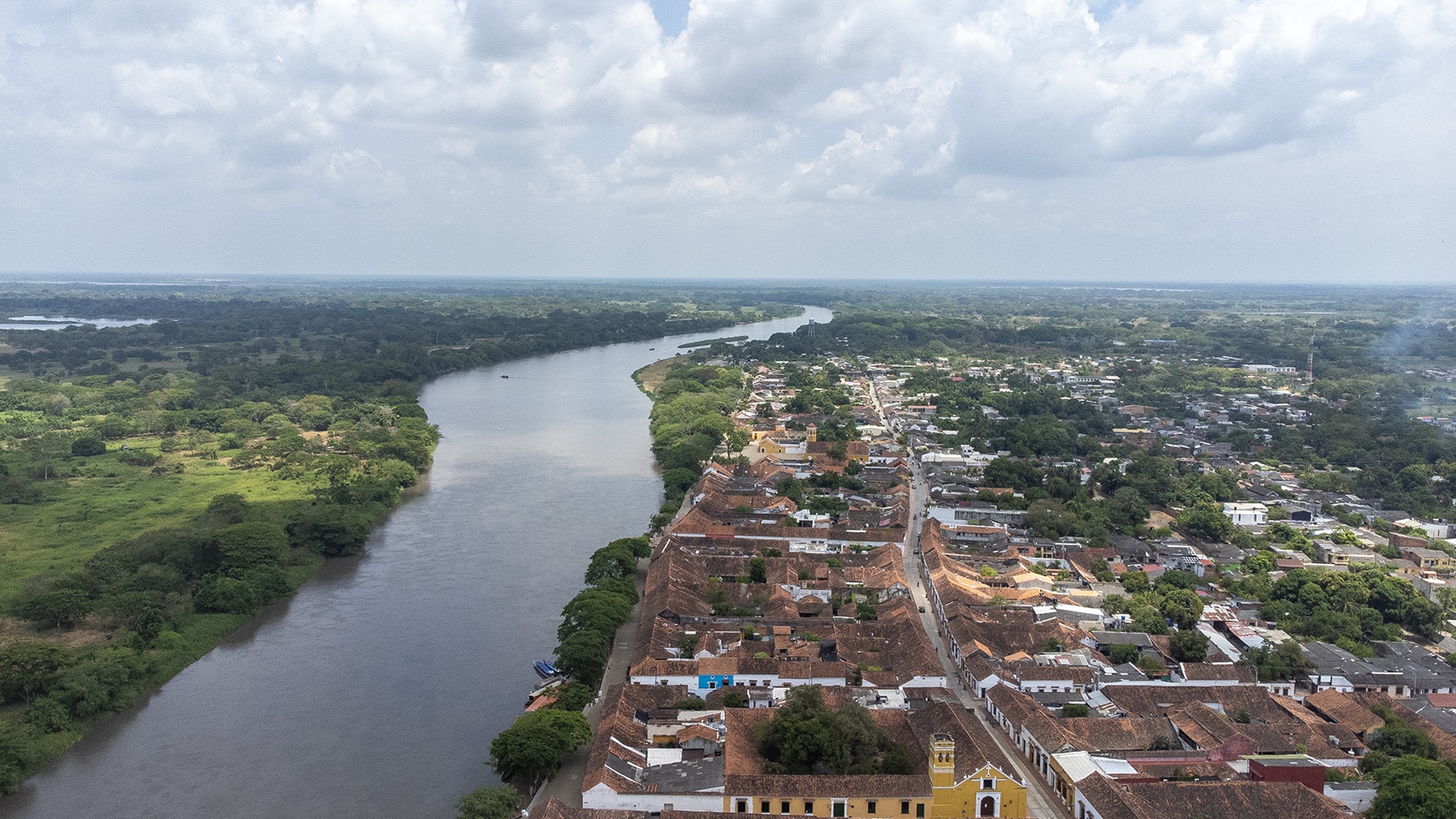 Vue aérienne du fleuve Magdalena et Mompox, Colombie