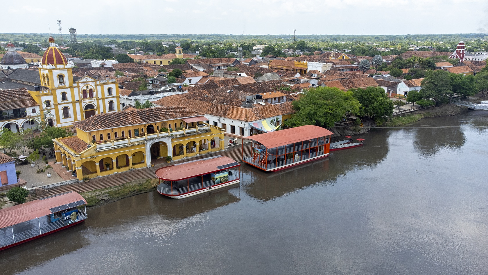 Vue aérienne des rives du fleuve Magdalena, Mompox, Colombie